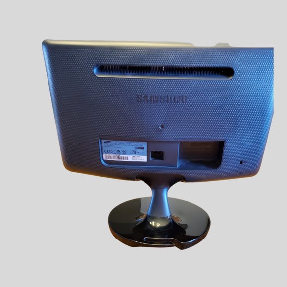 Samsung 18.5″ Computer Monitor - Picture 2 of 4